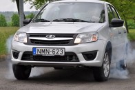 Teszt: Lada vagy Dacia? Melyik ér többet? 46