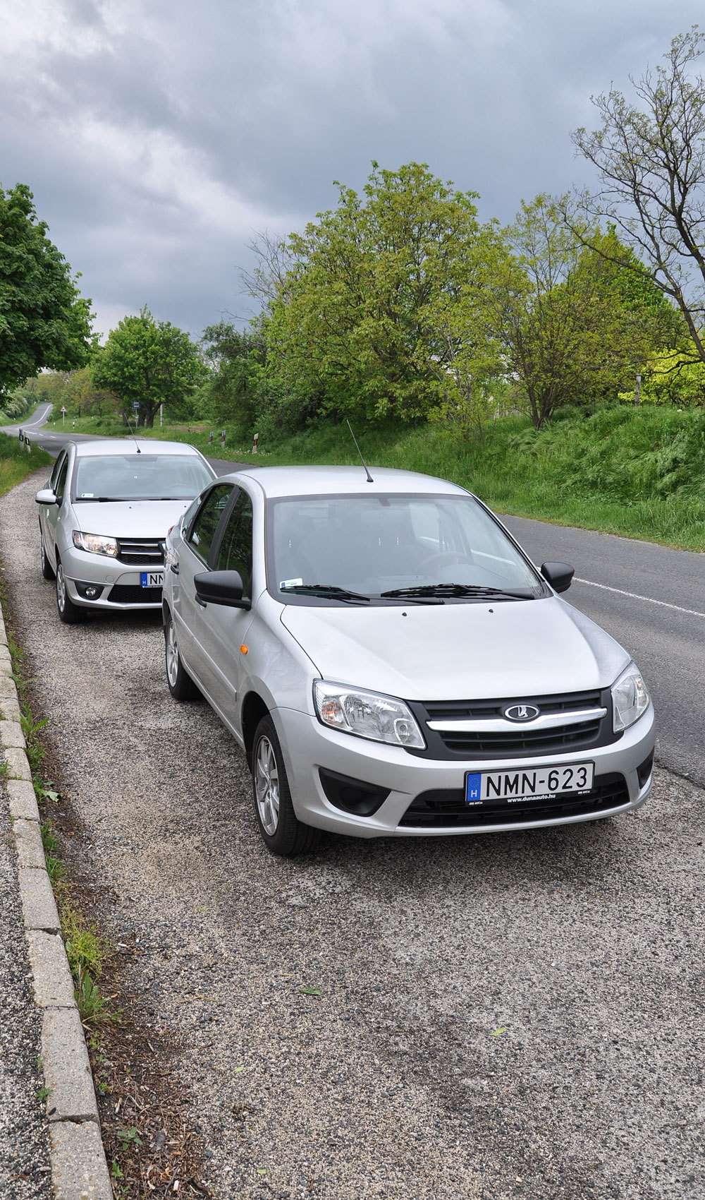 Teszt: Lada vagy Dacia? Melyik ér többet? 15