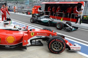 F1: A Mercedes csapdába csalta a Ferrarit?