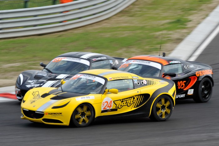 Autóverseny a javából