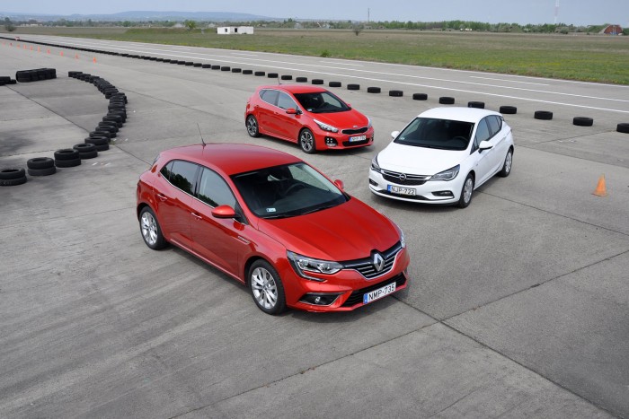 Csordás Gábor a Renault-t választaná, Rácz Tamásal mi inkább az Astrát vennénk