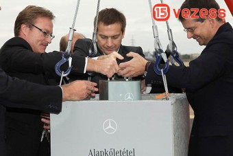 Az elmélyülő válság és tündérmese éve