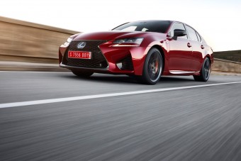 Őserő Japánból: turbó helyett monumentális V8