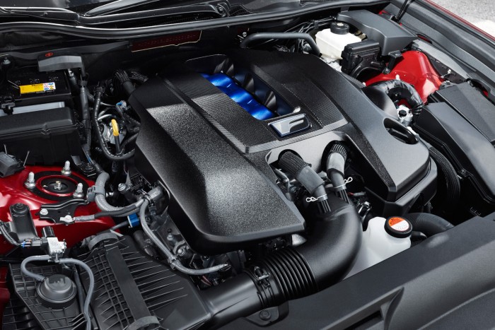 Őserő Japánból: turbó helyett monumentális V8 6 | Vezess Változik a szelepnyitás mélysége, a sűrítés 12,3:1 arányú. Az ötliteres V8 7300-ig húzatható