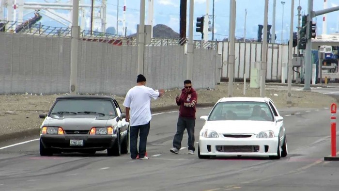 Világok harca: turbós Civic a Mustang ellen