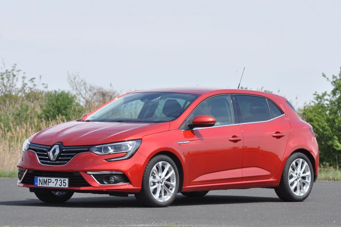 A kevesebb néha több: éljen a fapados Renault Mégane! 6