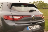 A kevesebb néha több: éljen a fapados Renault Mégane! 54