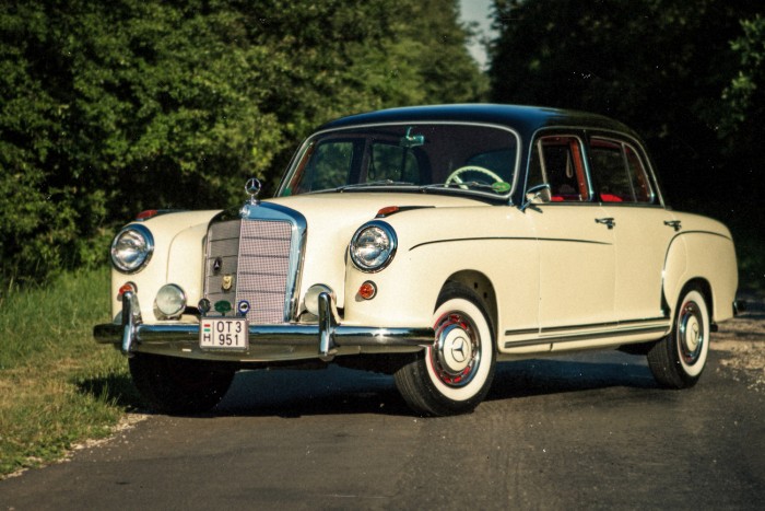 Gyönyörű autóritkaságok lepik el Balatonfüredet