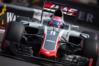 F1: Nem kapkod a pilótákkal az amerikai csapat