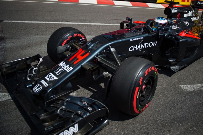 Alonso: A McLaren is szenved a gumikkal