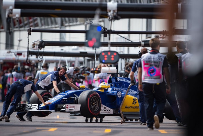 F1: Hullottak a büntetések, de Räikkönen megúszta