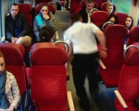 Utasait mentette a mozdonyvezető