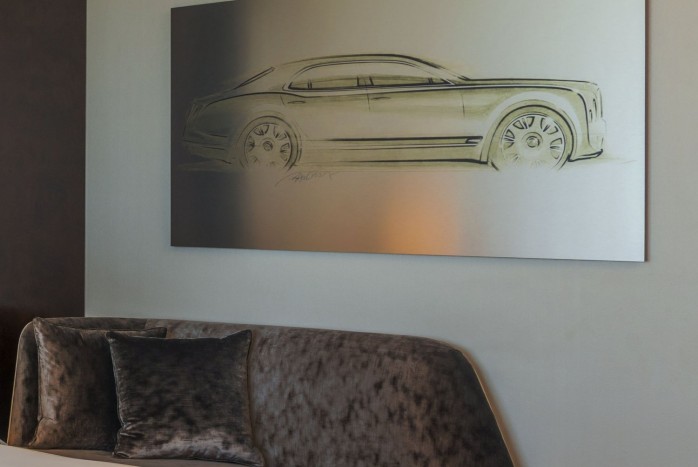 Sportpálya méretű Bentley épült