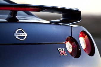 Beszáll a Nissan a Mitsubishibe