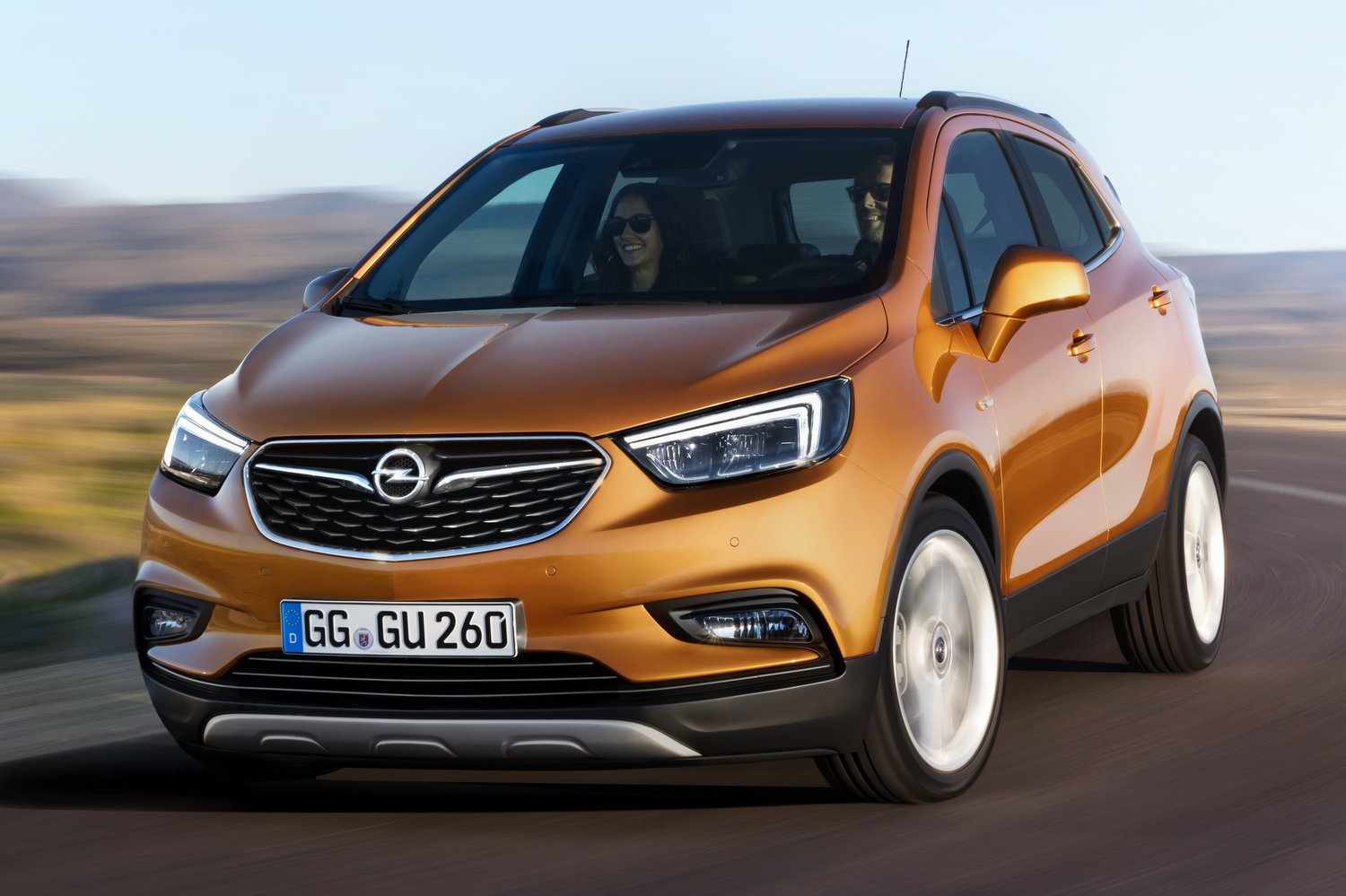 Már kapható a megújult Opel SUV 7