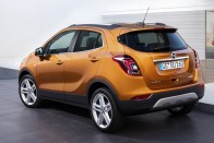 Már kapható a megújult Opel SUV 10