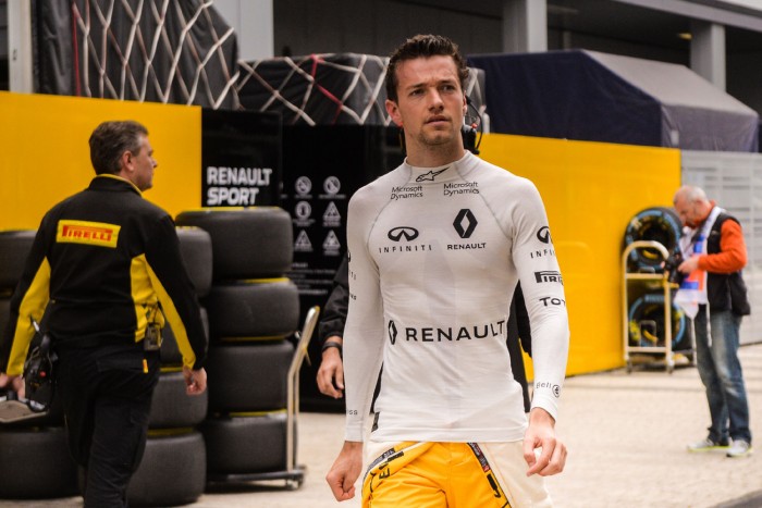 F1: A Renault egyelőre nem cserél pilótát