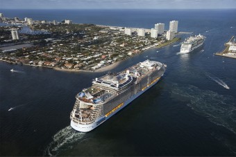 Vízen a világ legnagyobb óceánjárója - Eszméletlen méretek!