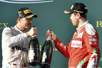 Vettel: Csak ne kezdjen flörtölni velem Rosberg