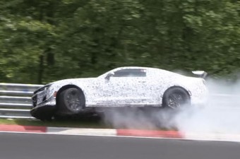 Korlátnak csapták a legdurvább Camarót a Nürburgringen