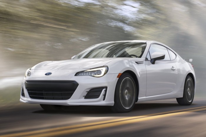 Még sportosabb a boxermotoros sportkupé