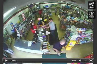 Jogsi nélkül rombolta le a vegyesboltot az autós