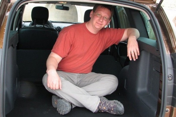 E sorok írója 2010-ben egy Duster csomagterében