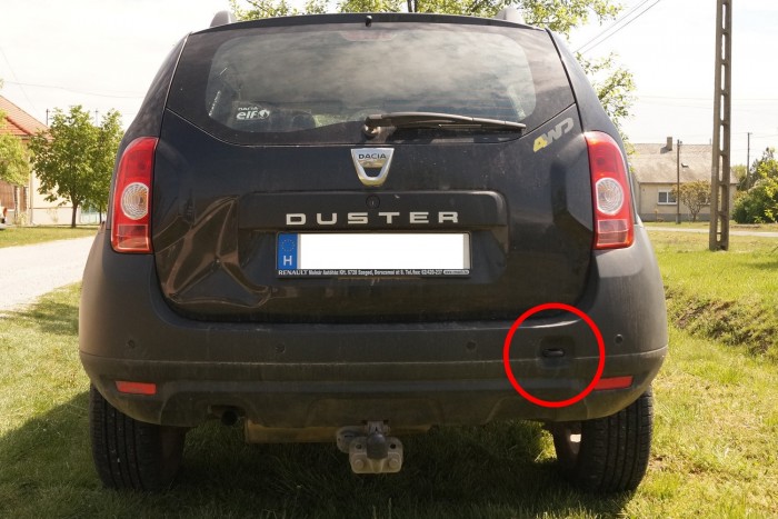 Ezért is lehet szeretni a Dustert: modern autón se kell feltétlenül eldugdosni a kötél helyét