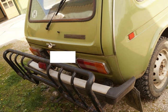 Az se baj, ha hátul se kell keresgélni, hova akasszuk a kötelet