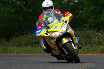 Gumiabroncsokat kaptak a motoros mentők