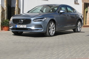 Levegővel gyorsít az új Volvo S90