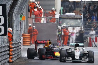 F1: Ezért nem büntették meg Hamiltont Monacóban