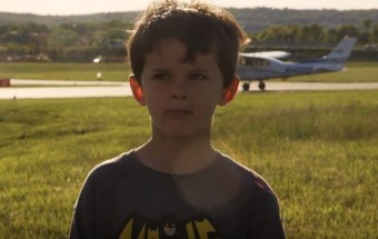 Apa pilóta, helikopterrel húzott fogat