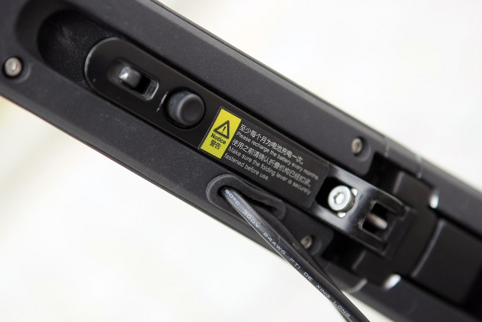 Száguldás villanyrollerrel 9 | Vezess Két mozdulattal összecsukható