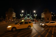 Fiatalok szállták meg a Szabadság hídat 46 Fiatalok szállták meg a Szabadság hídat 46