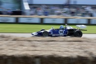 Goodwood: Angol bolondok  gyülekezete 217