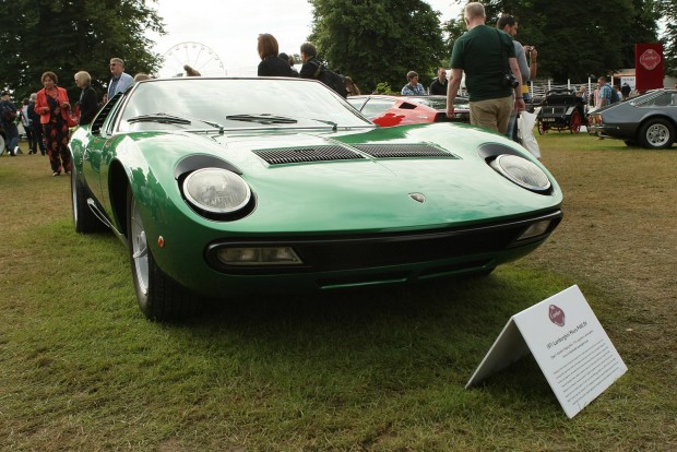 Goodwood: Angol bolondok gyülekezete 1 Lamborghini Miura 1971-ből