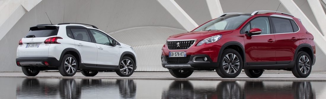 Karomnyomok a tetőn – itt a friss Peugeot 2008