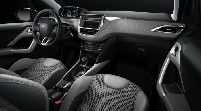 Karomnyomok a tetőn – itt a friss Peugeot 2008 5 Belül alig változott valami