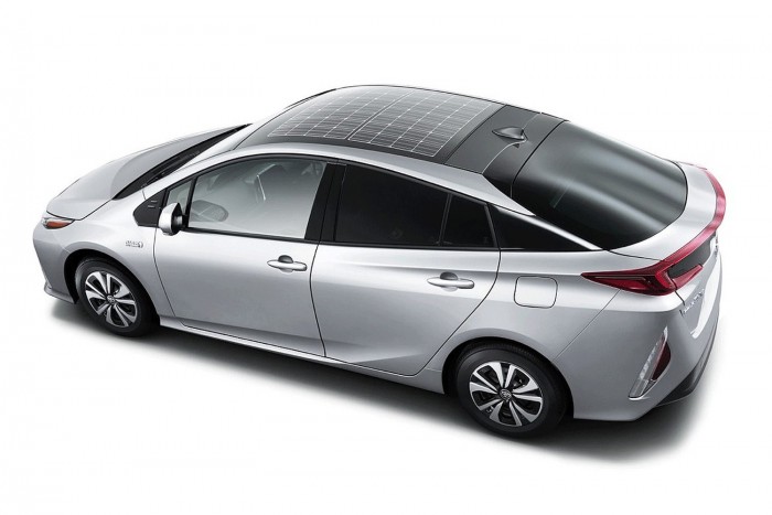 Napelemet kap a Toyota Prius