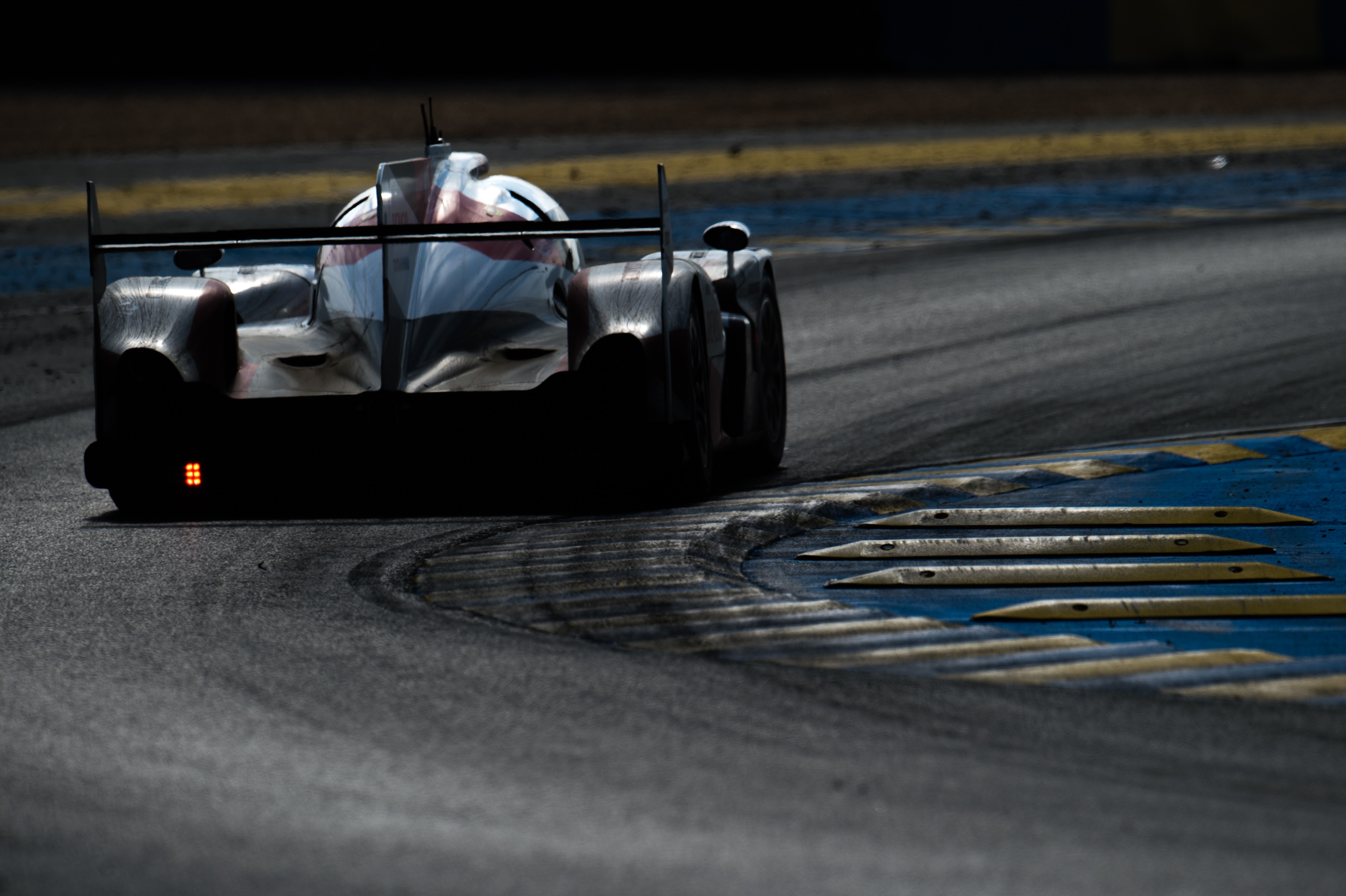 Hihetetlen Porsche-győzelem Le Mans-ban 9