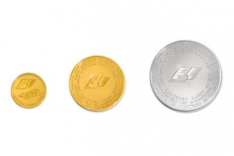 Egy menő F1-drukker ilyennel játszik fej vagy írást