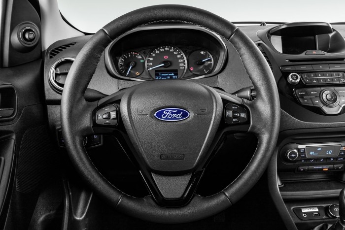 2016Ford_KaPlus_Interior_10