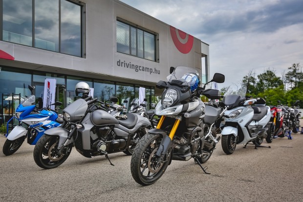 Melyik a legjobb kétkerekű Suzuki? 8 A Suzuki-flotta, bemelegítésre várva
