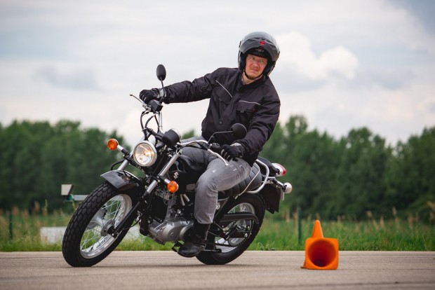 Melyik a legjobb kétkerekű Suzuki? 6 Szerző a VanVan 200-as, akár 100-as tempóra is képes változatán