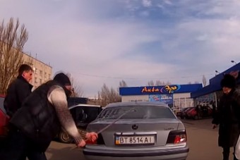 Így verte szét saját autóját a BMW-s család