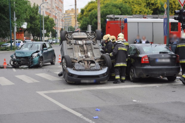 Három autó ütközött Budapesten 1 | Vezess 970451_don-2291