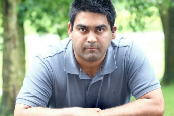 Összevesztek a parkolóhelyen, leharapták a fülét