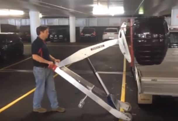 Ez a zseniális gép a műhelyek igazi erős Pistája