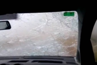 Ez a videó mutatja, milyen a valódi pokoli jégeső